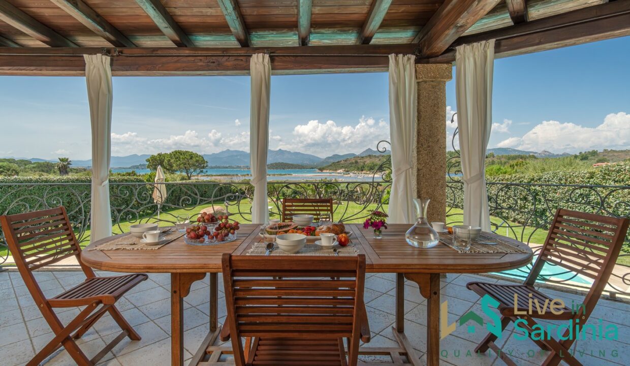 Beachfront Villa For Sale Olbia (11)