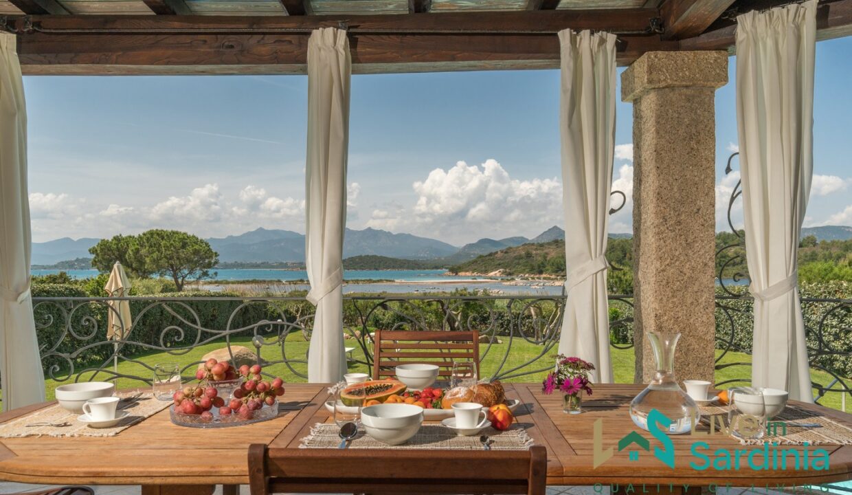 Beachfront Villa For Sale Olbia (12)
