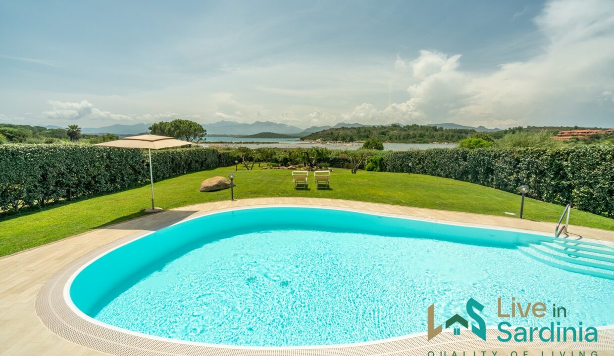 Beachfront Villa For Sale Olbia (38)