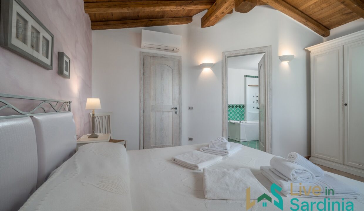 Beachfront Villa For Sale Olbia (4)