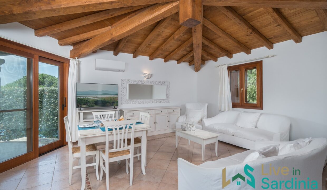 Beachfront Villa For Sale Olbia (44)