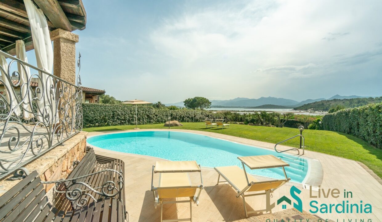 Beachfront Villa For Sale Olbia (58)