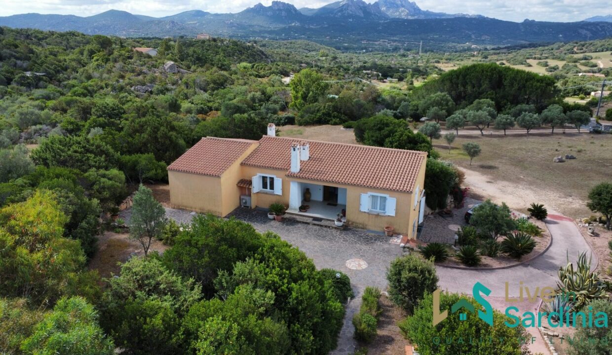 Country-House-For-Sale-Sale-San-Pantaleo-Sardinia