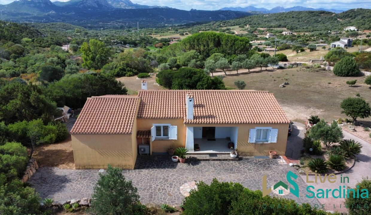 Country-House-For-Sale-Sale-San-Pantaleo-Sardinia