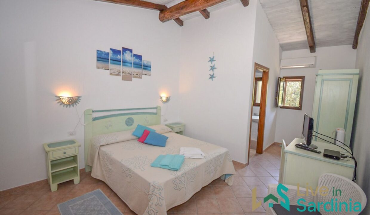 Country-Houses-for-Sale-in-Loiri-Porto-San-Paolo