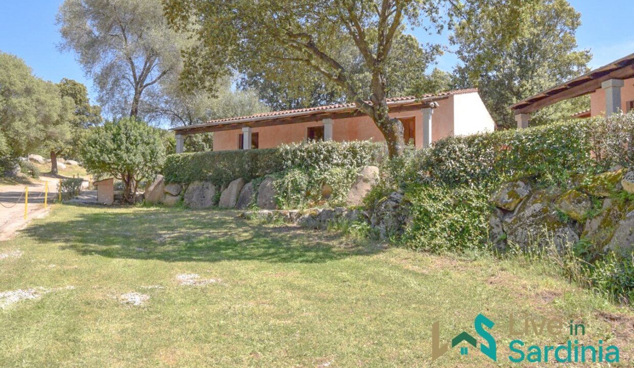 Country-Houses-for-Sale-in-Loiri-Porto-San-Paolo