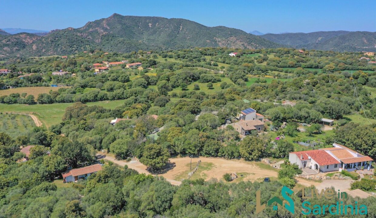 Country-Houses-for-Sale-in-Loiri-Porto-San-Paolo