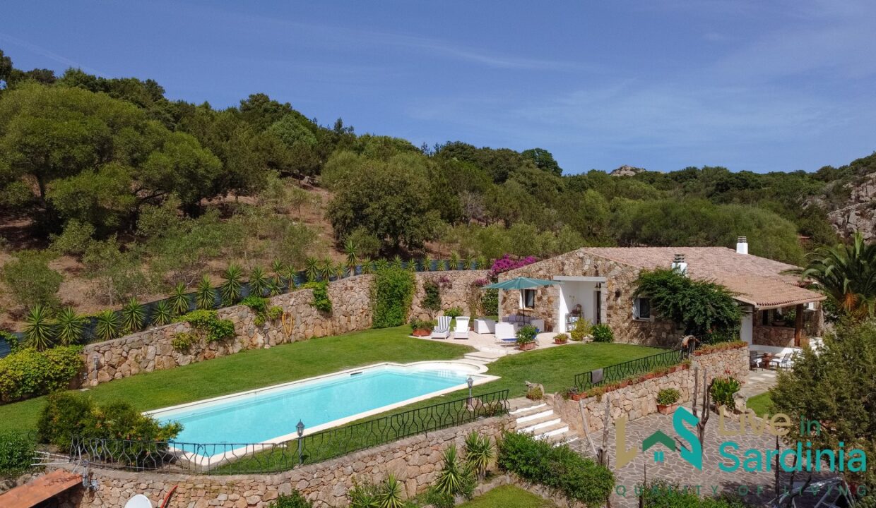 Country-House-For-Sale-San-Pantaleo