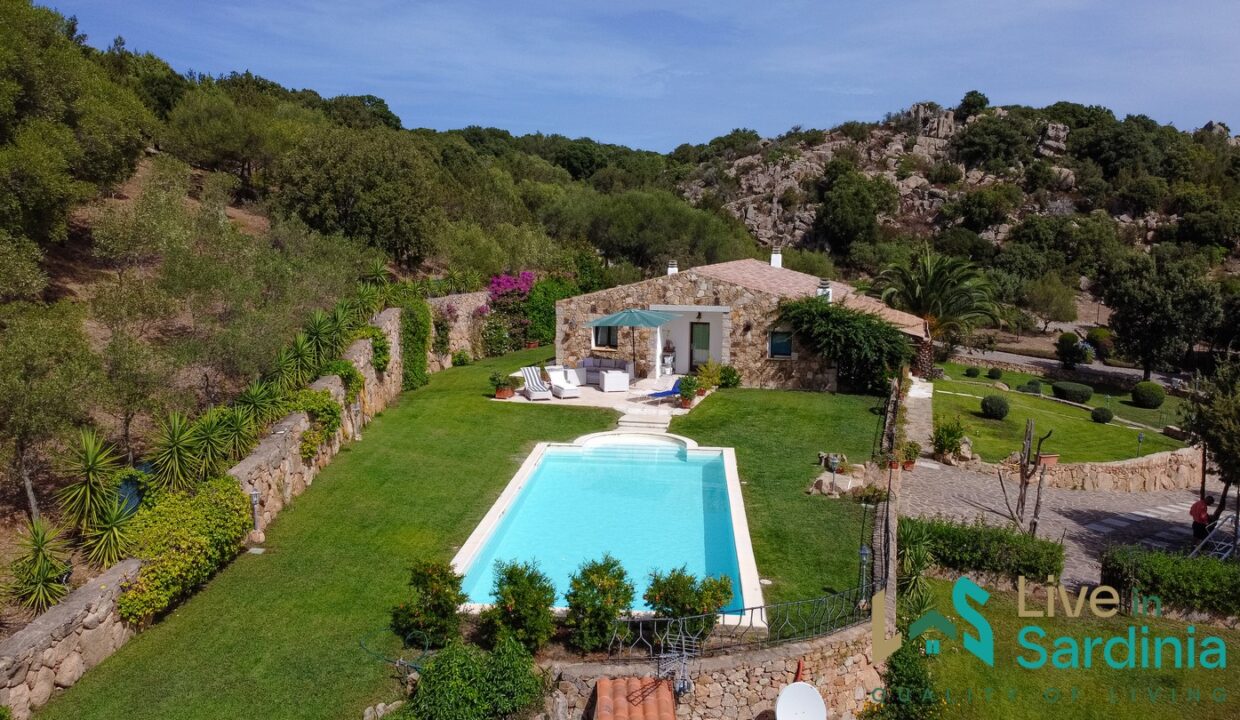 Country-House-For-Sale-San-Pantaleo