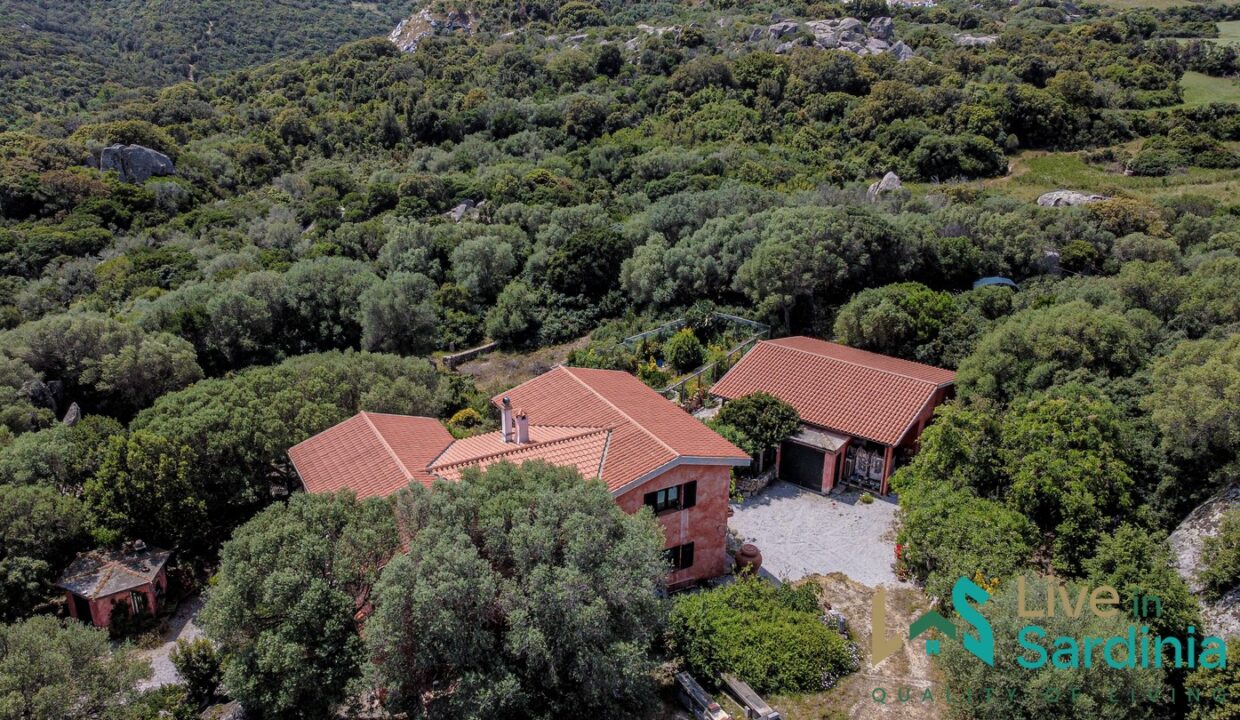 Farmhouse-For-Sale-Luogosanto