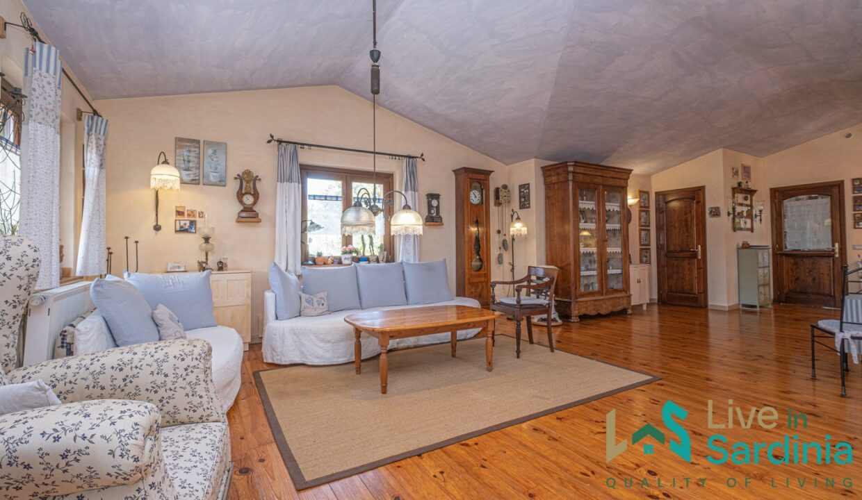 Farmhouse-For-Sale-Luogosanto