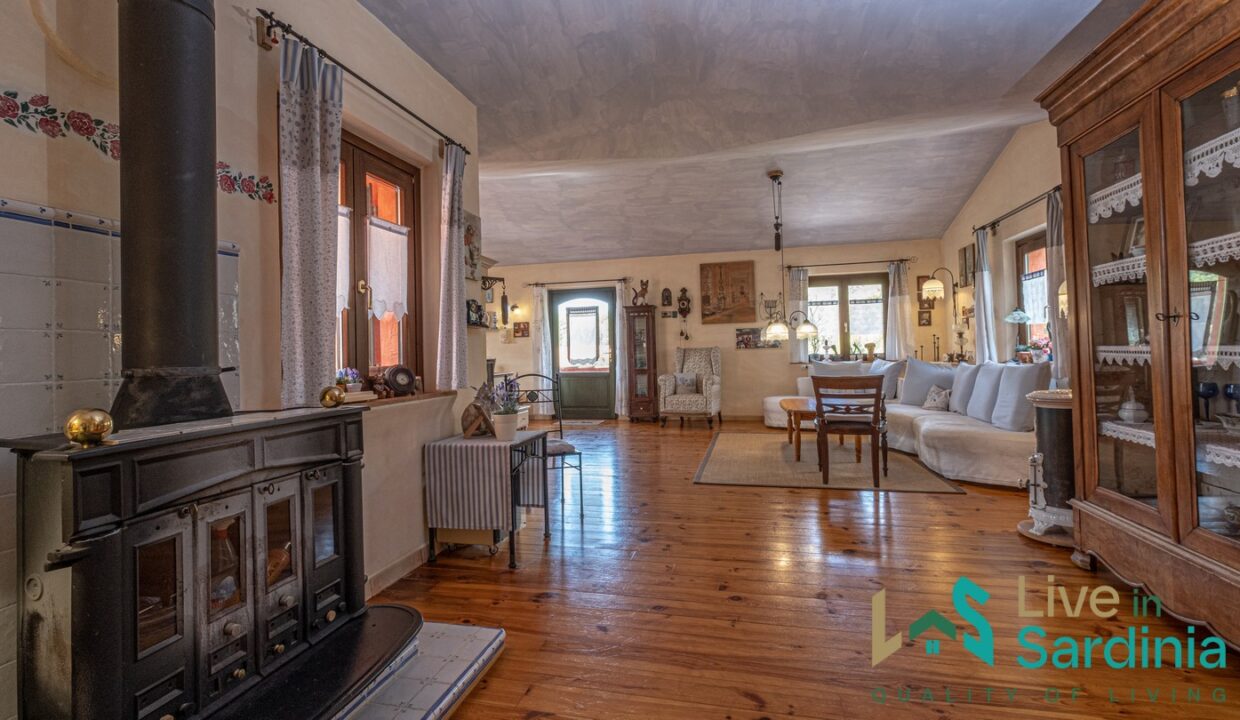 Farmhouse-For-Sale-Luogosanto