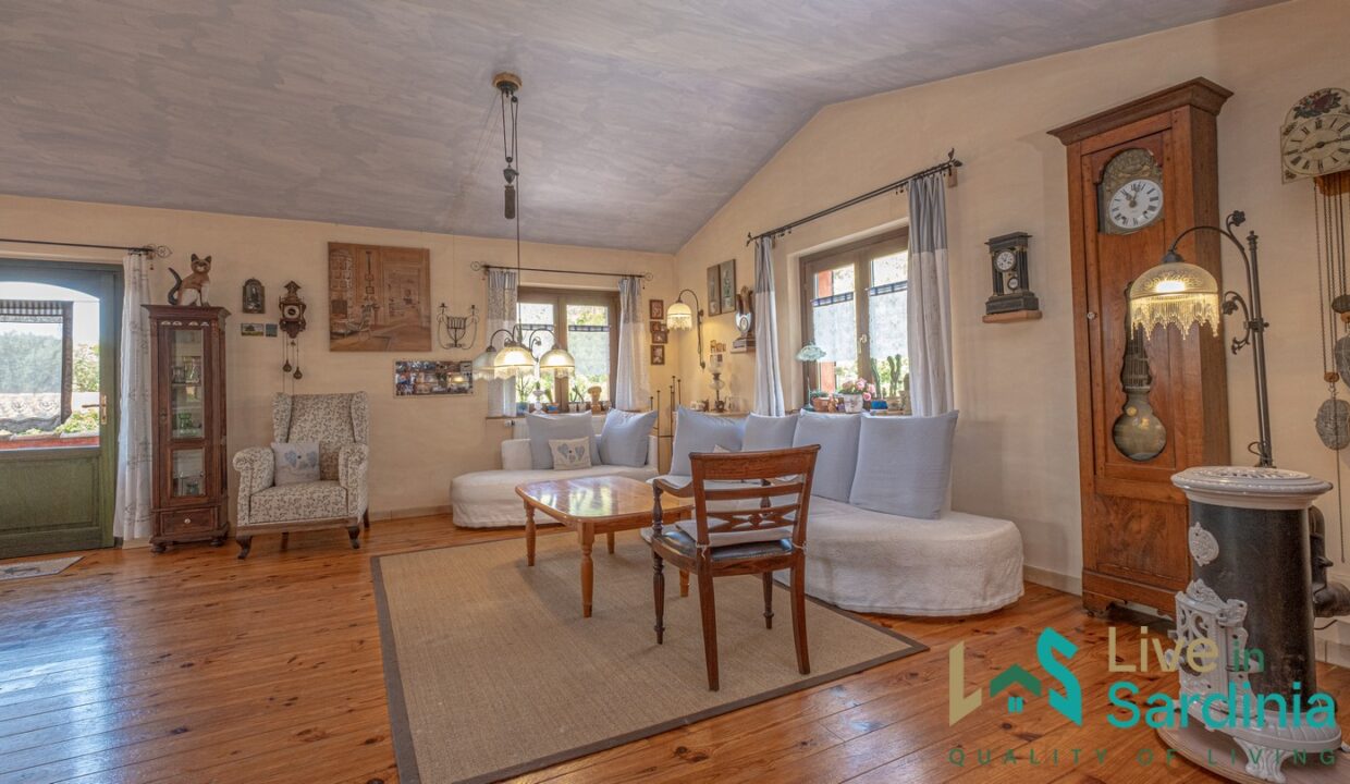Farmhouse-For-Sale-Luogosanto