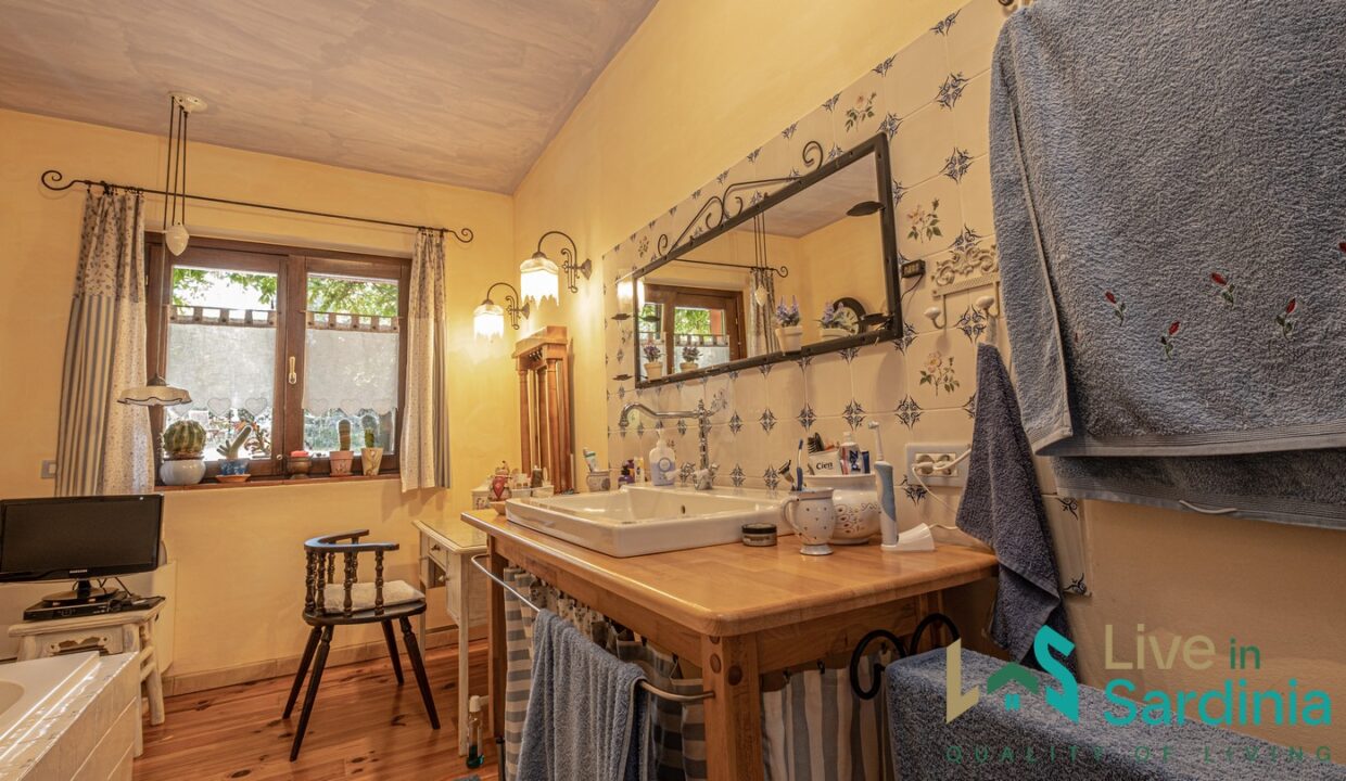 Farmhouse-For-Sale-Luogosanto
