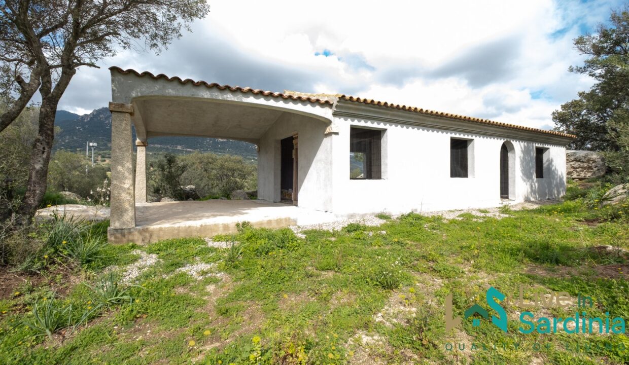 Independent-Country-House-in-Olbia