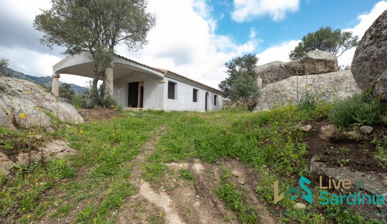 Independent-Country-House-in-Olbia