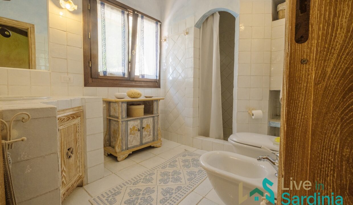 Villa-For-Sale-In-San-Pantaleo-Costa-Smeralda