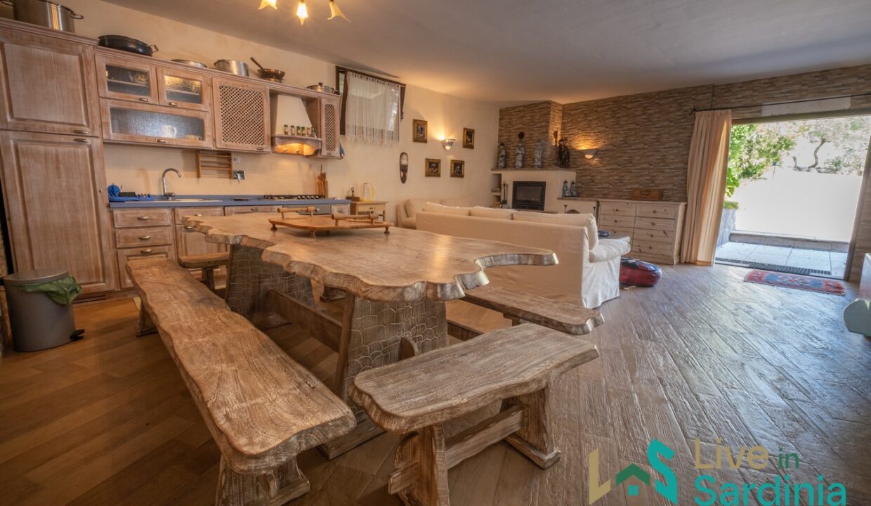 Villa-For-Sale-In-San-Pantaleo-Costa-Smeralda