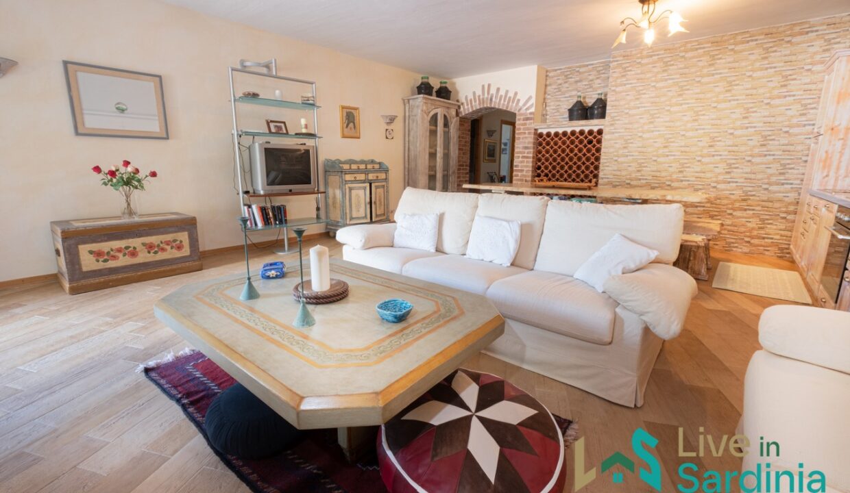 Villa-For-Sale-In-San-Pantaleo-Costa-Smeralda