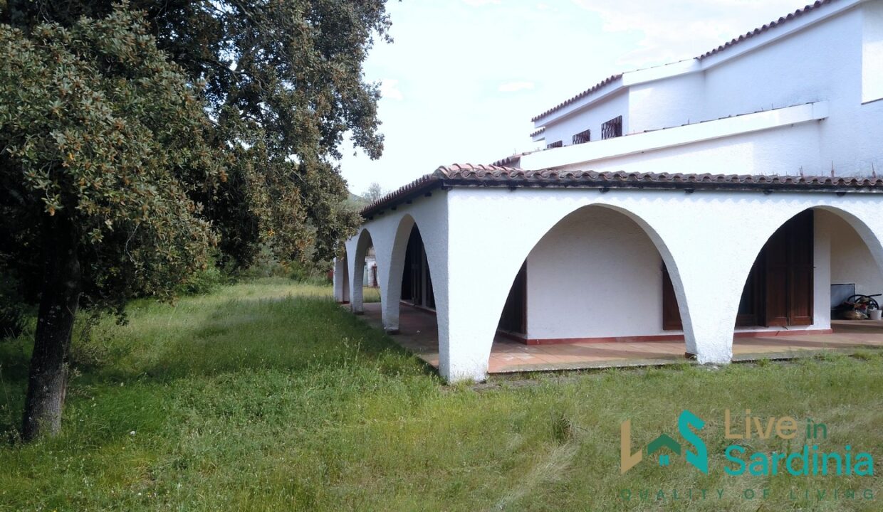 Enchanting-Villa-For-Sale-Olbia