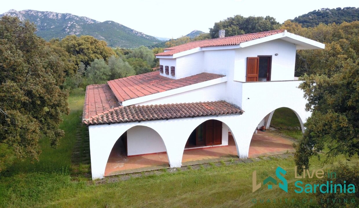 Enchanting-Villa-For-Sale-Olbia