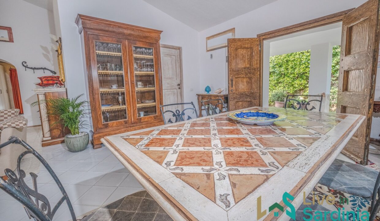Villa-For-Sale-With-Pool-Sardinia