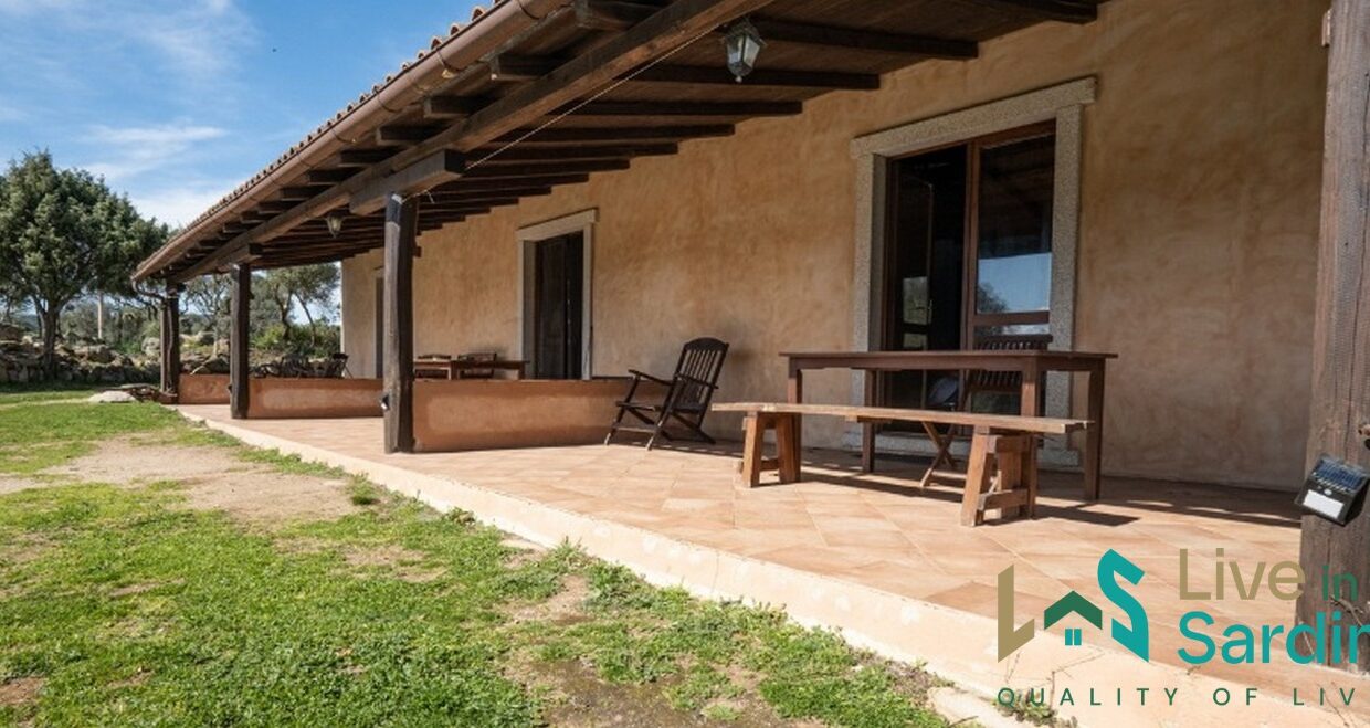 Farmhouse-For-Sale-Arzachena