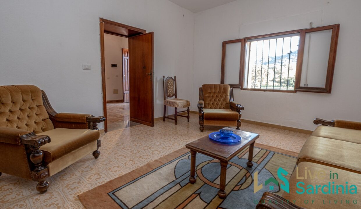 Country-Home-For-Sale-Olbia