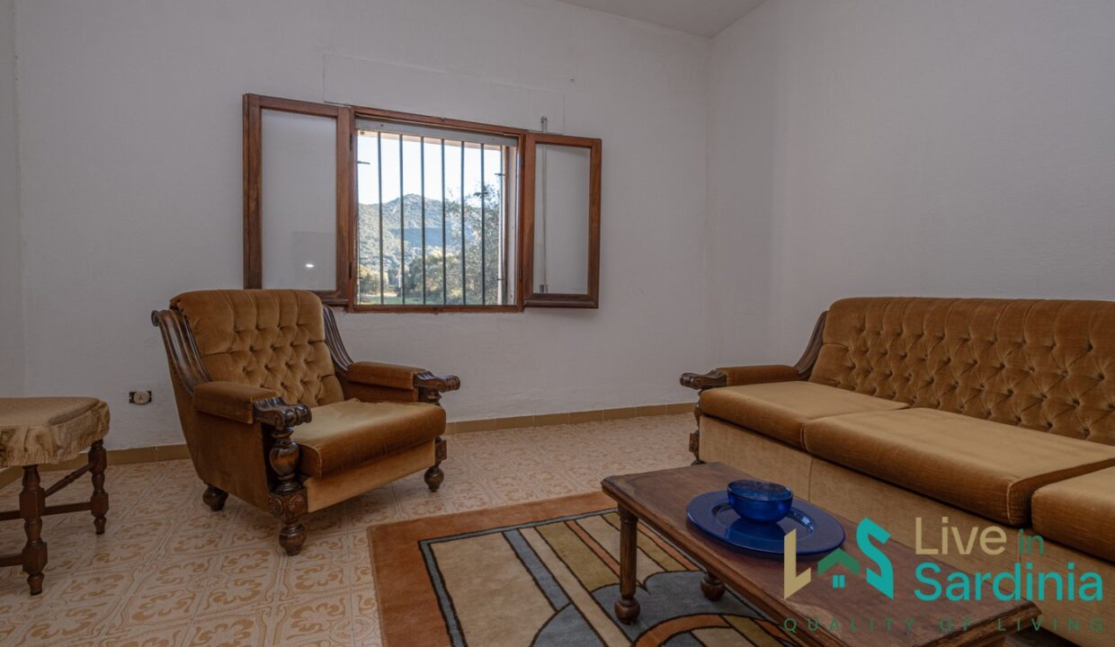 Country-Home-For-Sale-Olbia