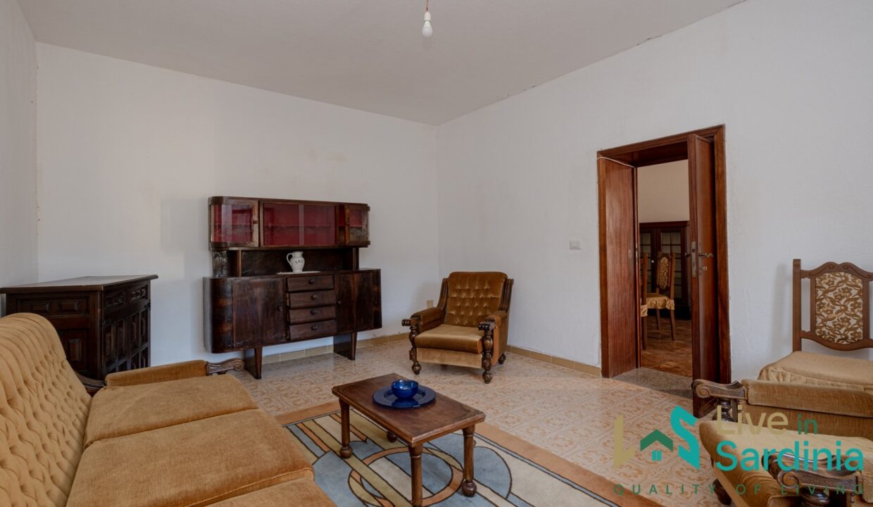 Country-Home-For-Sale-Olbia