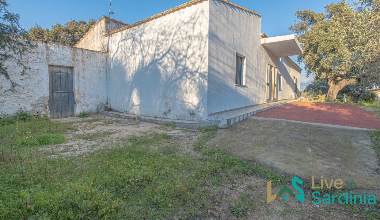 Country-Home-For-Sale-Monti-Sardinia