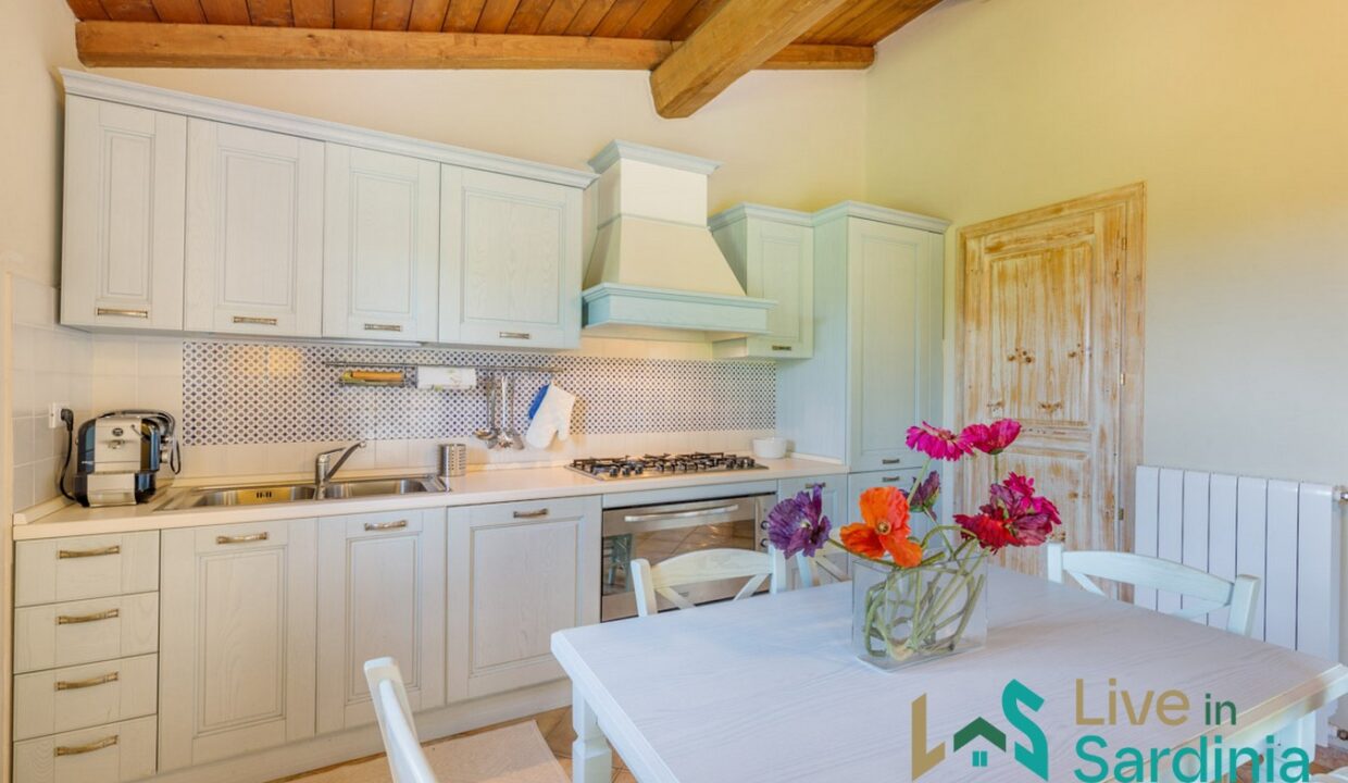 Attractive-Villa-for-Sale-in-Santa-Teresina-near-San-Pantaleo