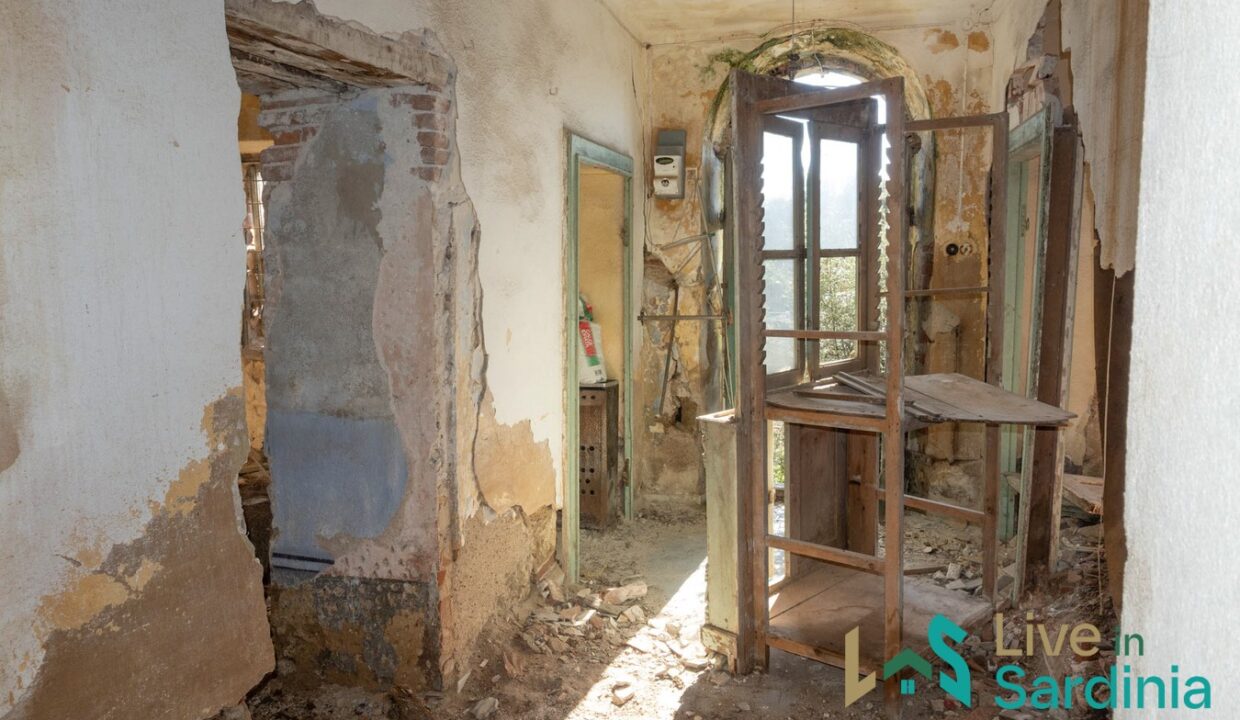 Rustic-Home-with-Olive-Grove-For-Sale-Near-Sale-In-Porto-San-Paolo