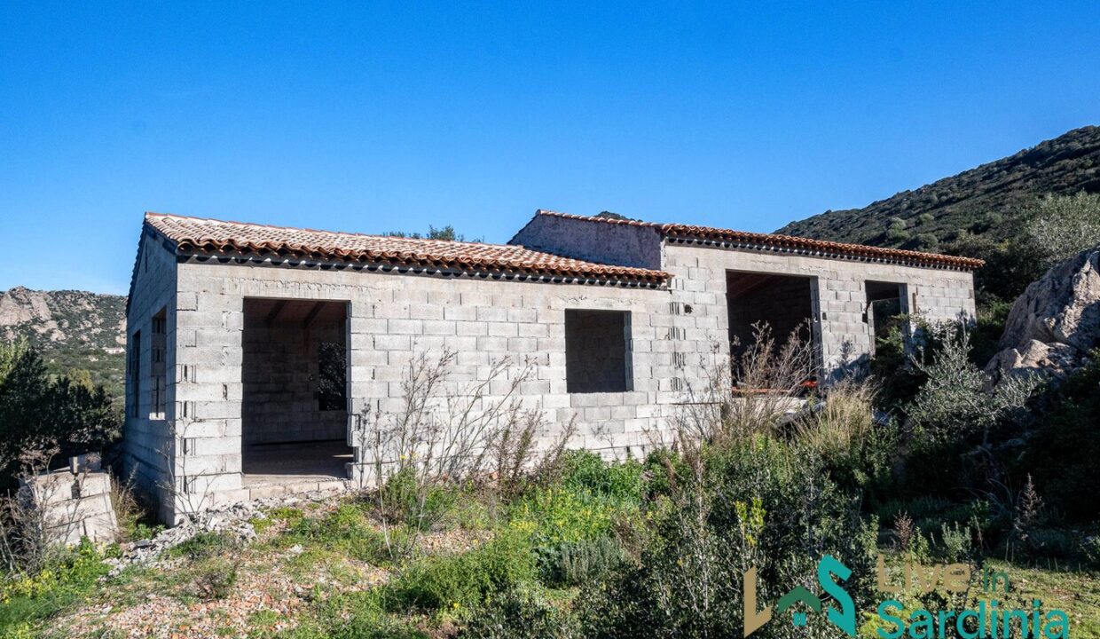 Farmhouse-For-Sale-Olbia