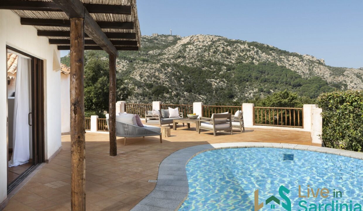 Sea-Villa-for-Sale-in-Porto-Cervo (8)