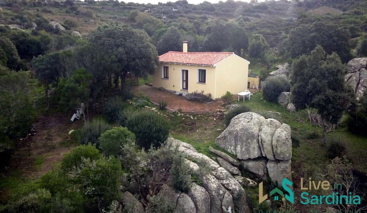 Stazzu-For-Sale-In-Sardinia-with-beautiful-sea-view-in-Aglientu