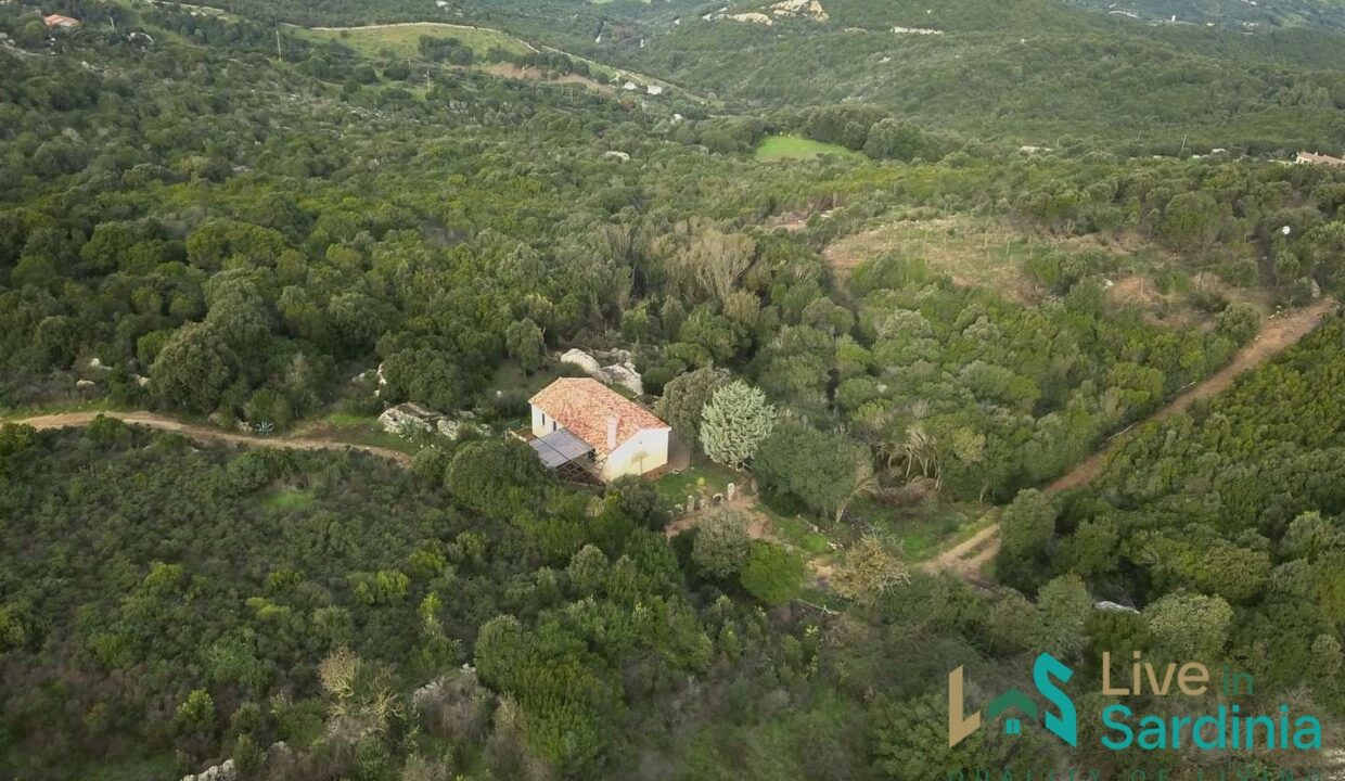 Stazzu-For-Sale-In-Sardinia-with-beautiful-sea-view-in-Aglientu