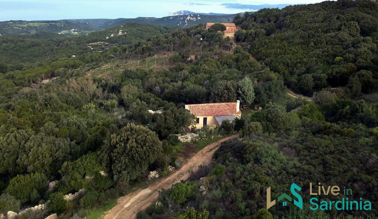 Stazzu-For-Sale-In-Sardinia-with-beautiful-sea-view-in-Aglientu