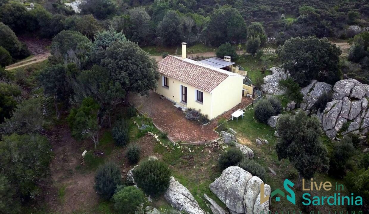 Stazzu-For-Sale-In-Sardinia-with-beautiful-sea-view-in-Aglientu
