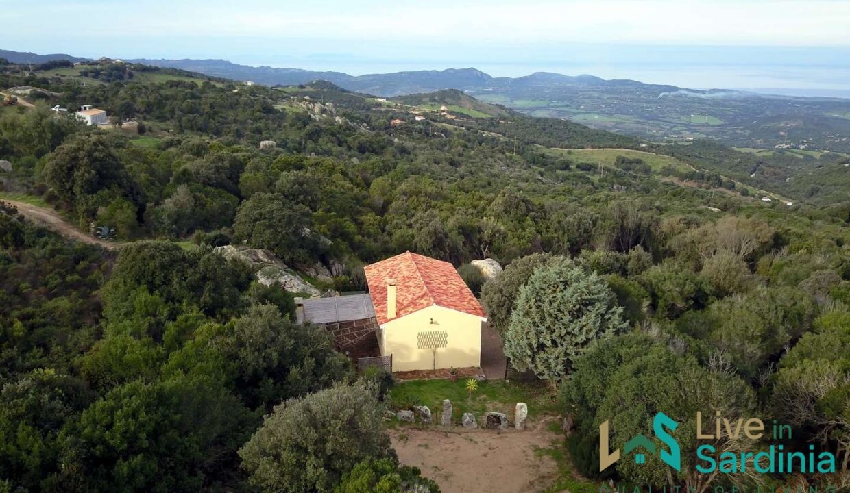 Stazzu-For-Sale-In-Sardinia-with-beautiful-sea-view-in-Aglientu