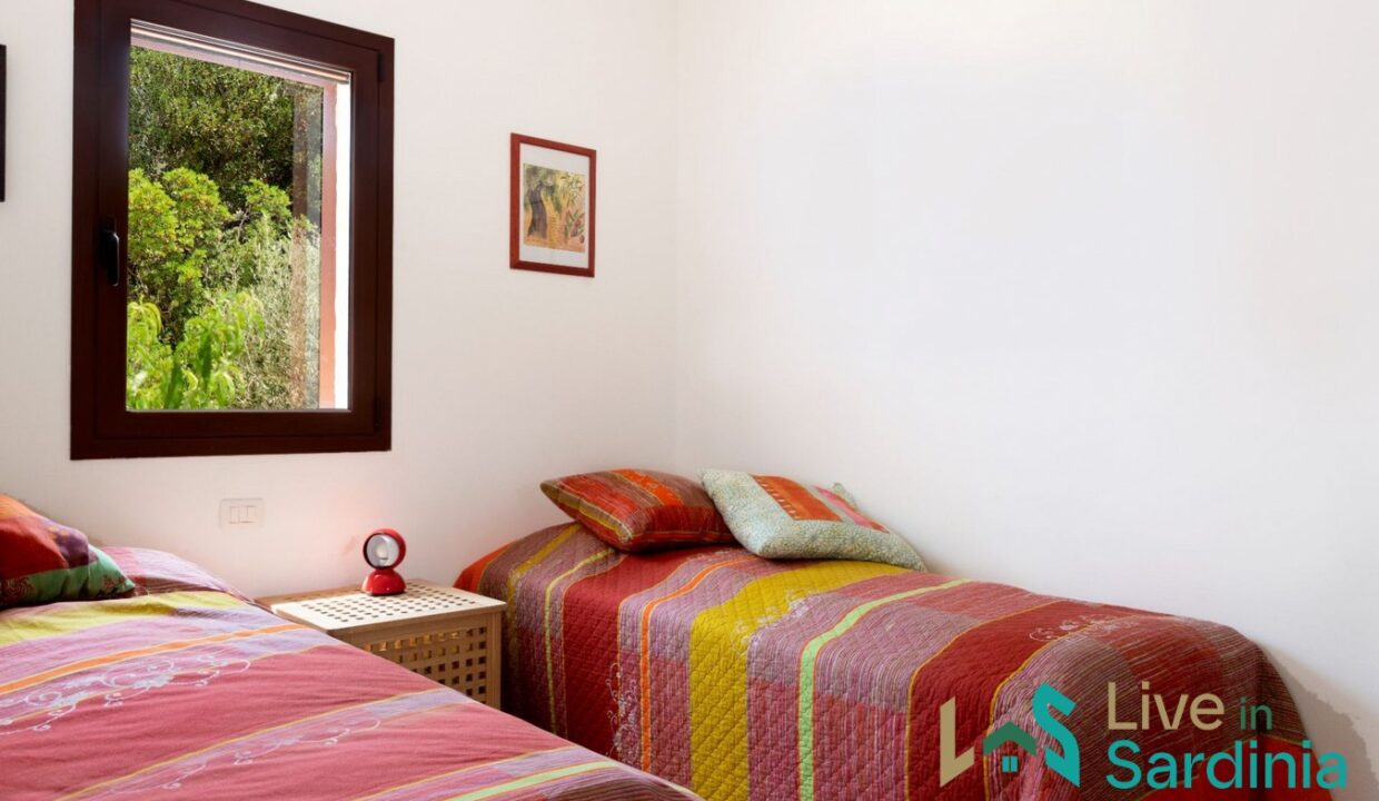 Stunning-Country-Home-For-Sale-San-Pantaleo-With-pool (1)