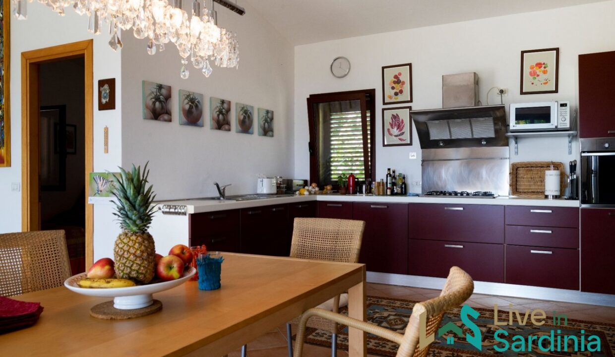 Stunning-Country-Home-For-Sale-San-Pantaleo-With-pool (36)