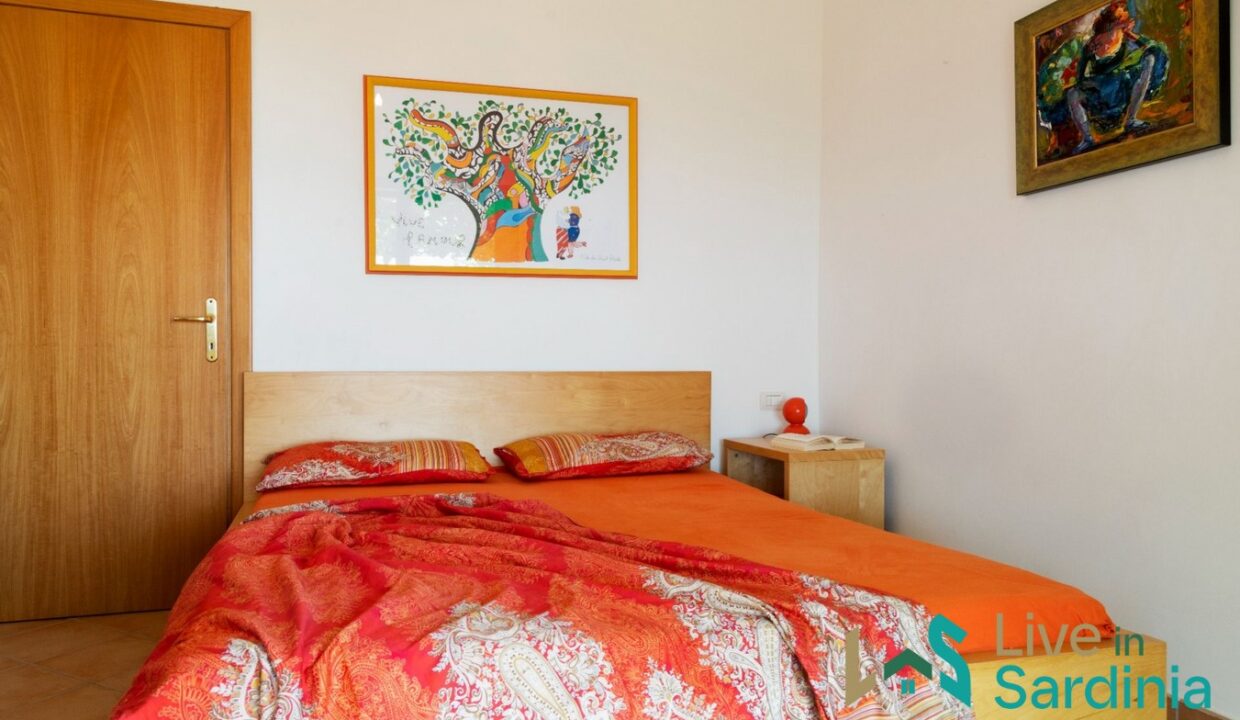 Stunning-Country-Home-For-Sale-San-Pantaleo-With-pool (41)