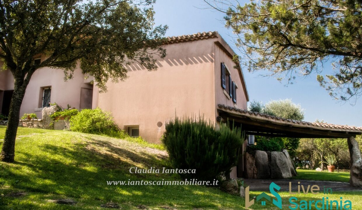 Villa-for-Sale-San-Pantaleo-Sardinia