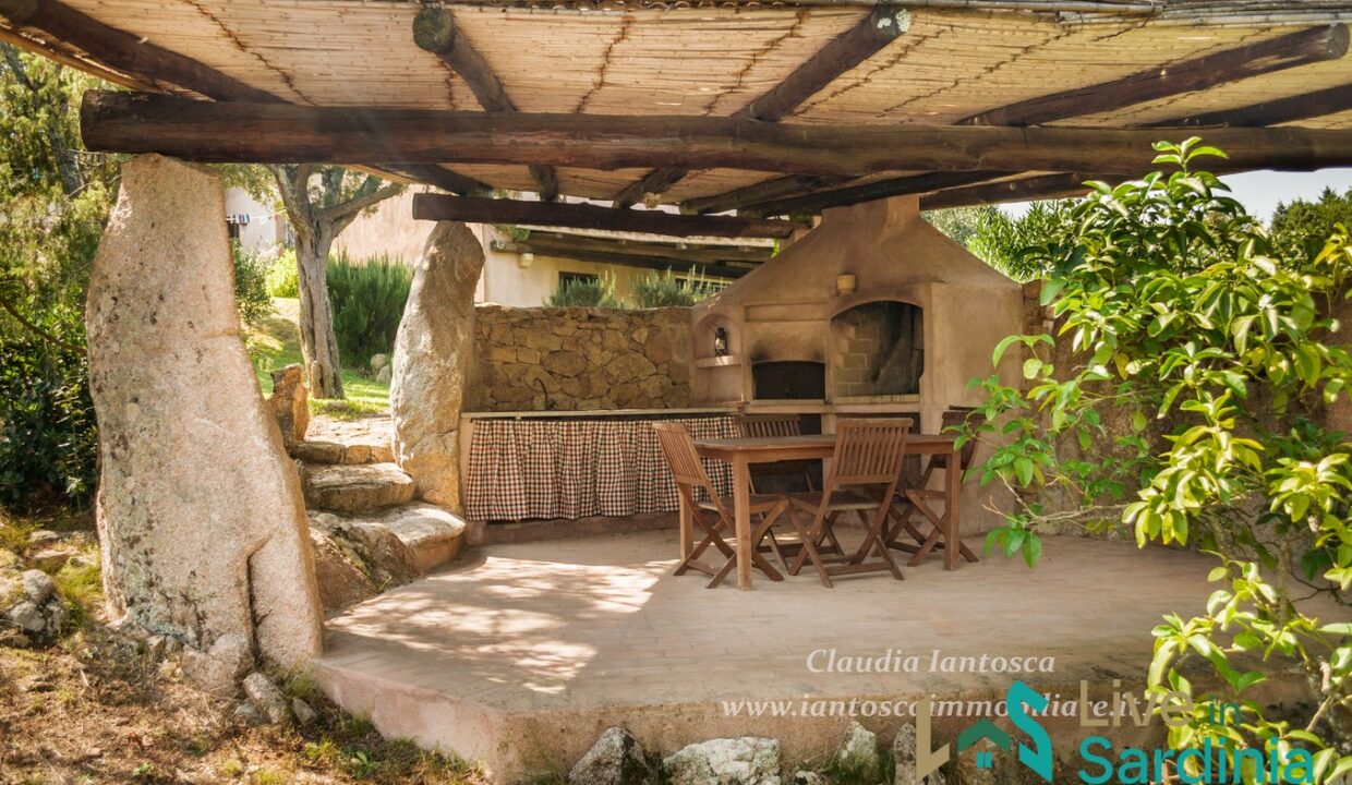 Villa-for-Sale-San-Pantaleo-Sardinia