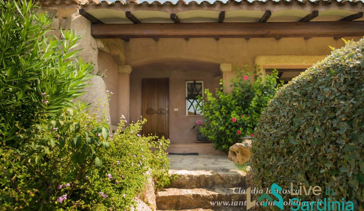 Villa-for-Sale-San-Pantaleo-Sardinia