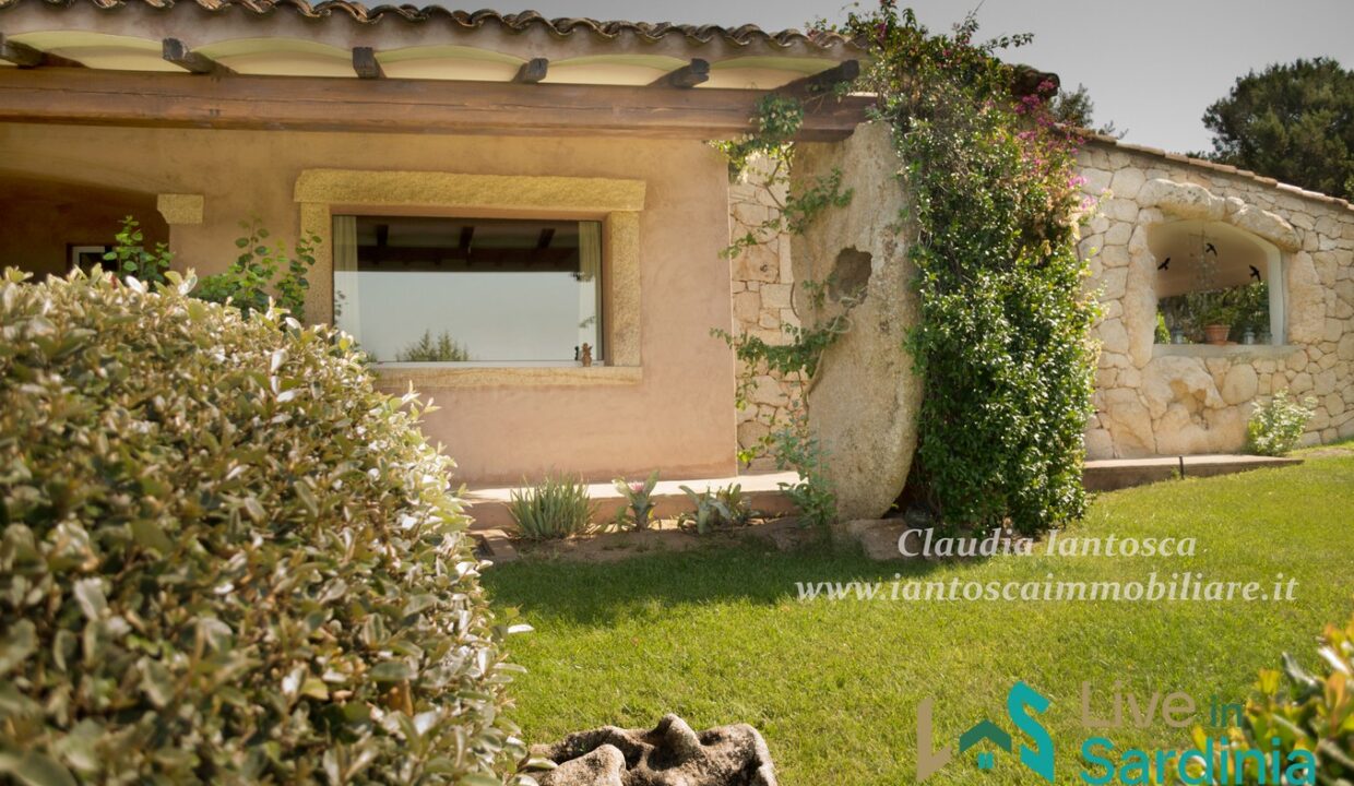 Villa-for-Sale-San-Pantaleo-Sardinia