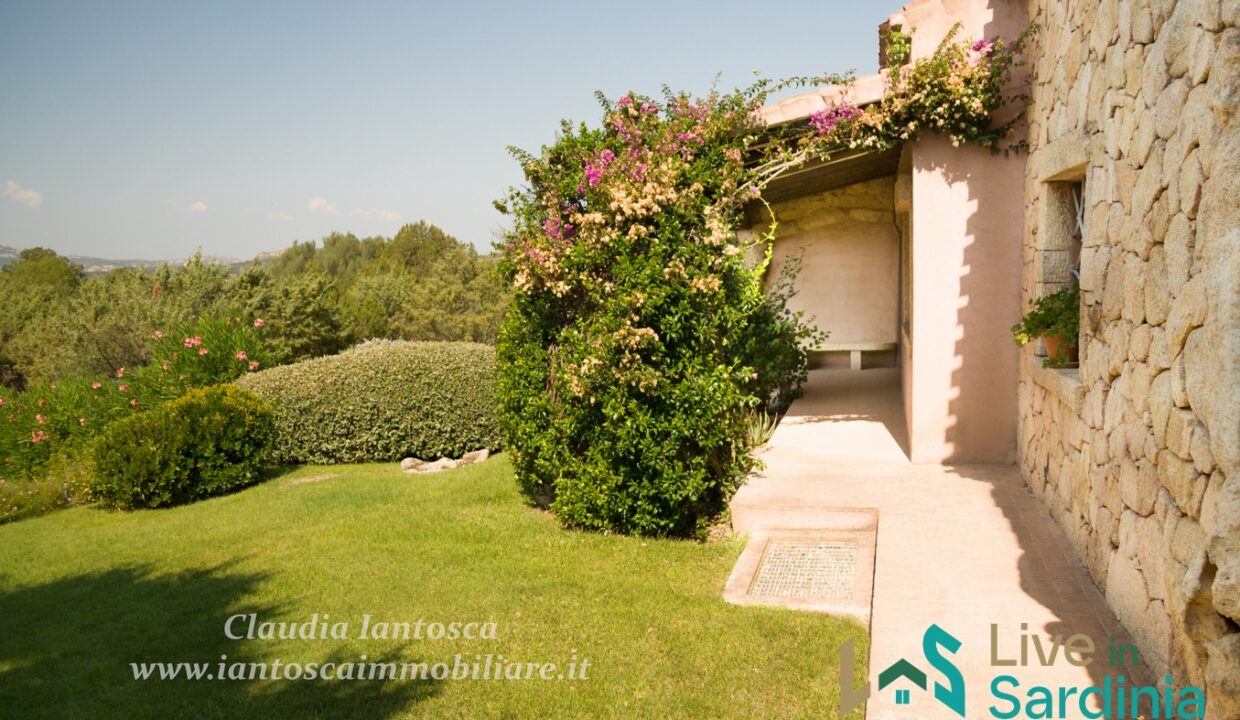 Villa-for-Sale-San-Pantaleo-Sardinia