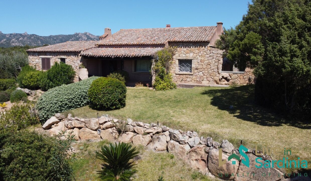 Villa-for-Sale-San-Pantaleo-Sardinia