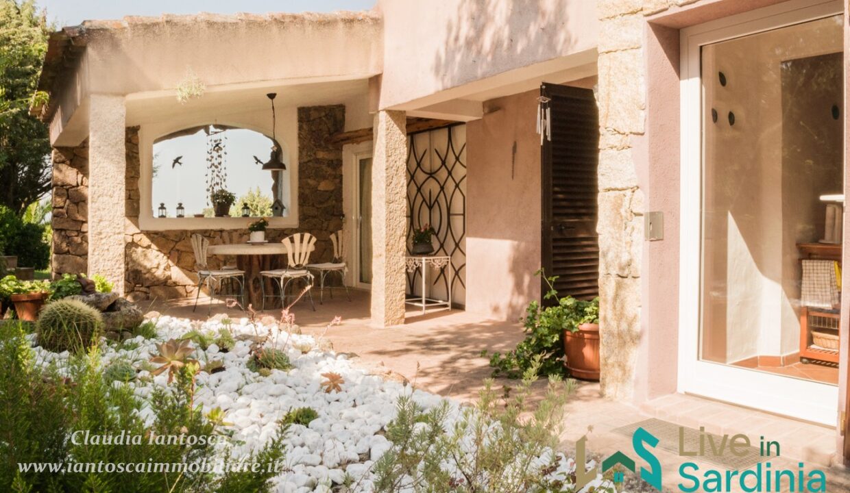 Villa-for-Sale-San-Pantaleo-Sardinia